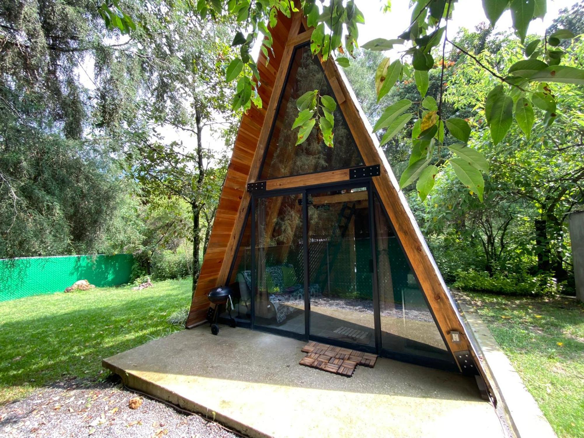Cabanas Alpina, Romantica Y Acogedora A 10 Minutos Del Centro Tepoztlan Luaran gambar