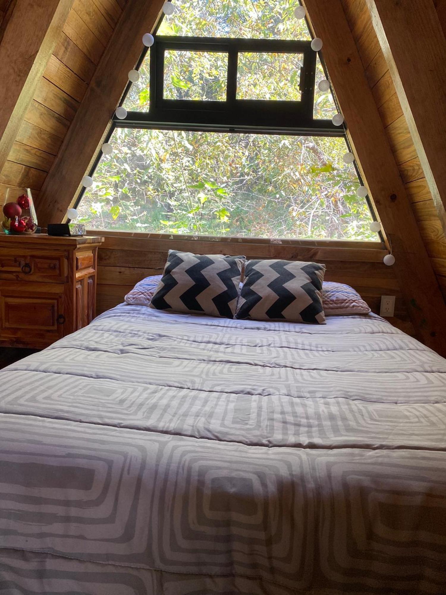 Cabanas Alpina, Romantica Y Acogedora A 10 Minutos Del Centro Tepoztlan Luaran gambar