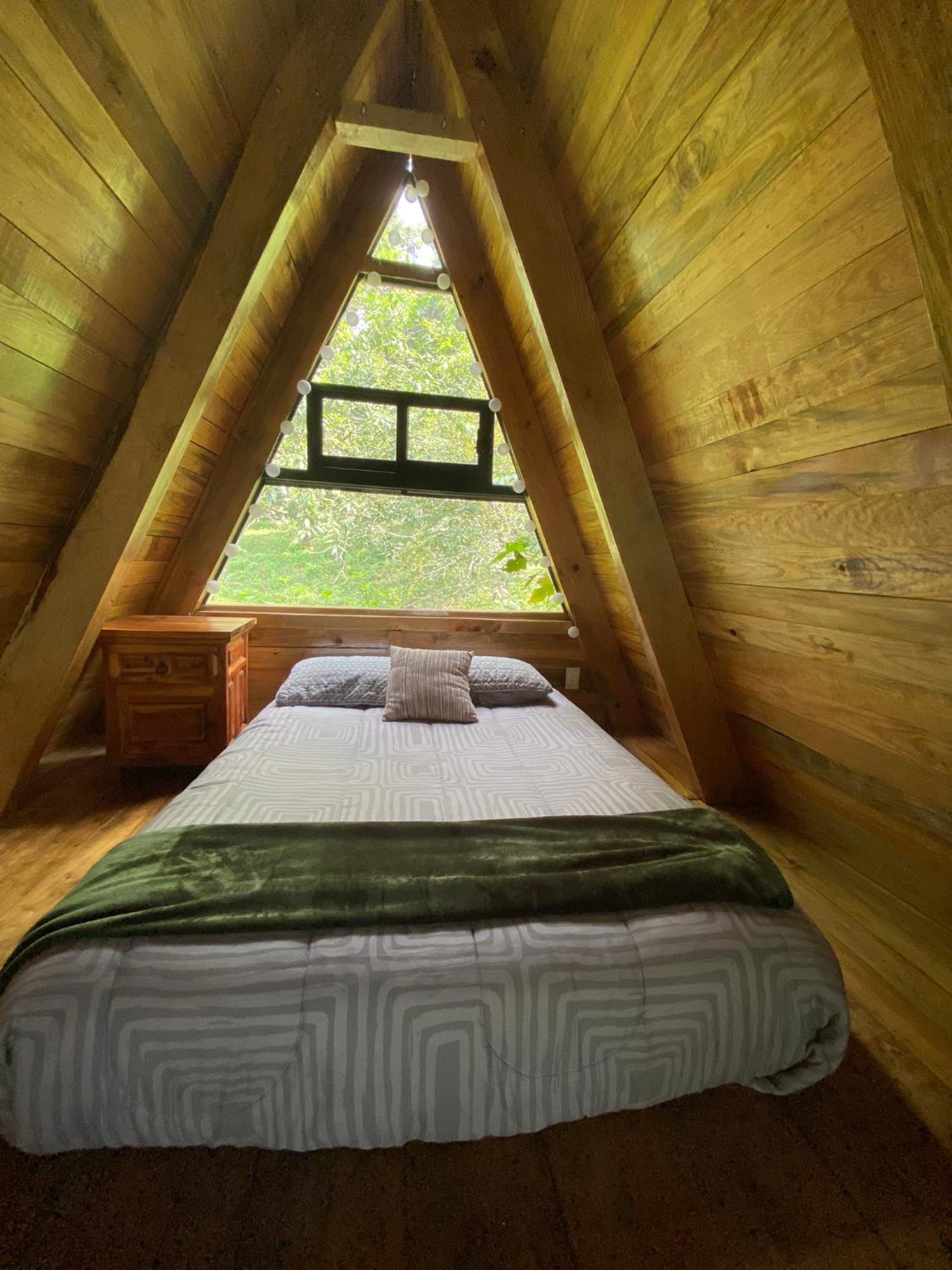 Cabanas Alpina, Romantica Y Acogedora A 10 Minutos Del Centro Tepoztlan Luaran gambar