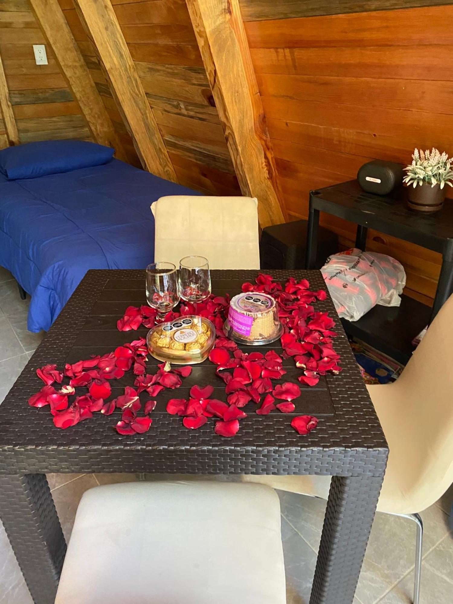 Cabanas Alpina, Romantica Y Acogedora A 10 Minutos Del Centro Tepoztlan Luaran gambar
