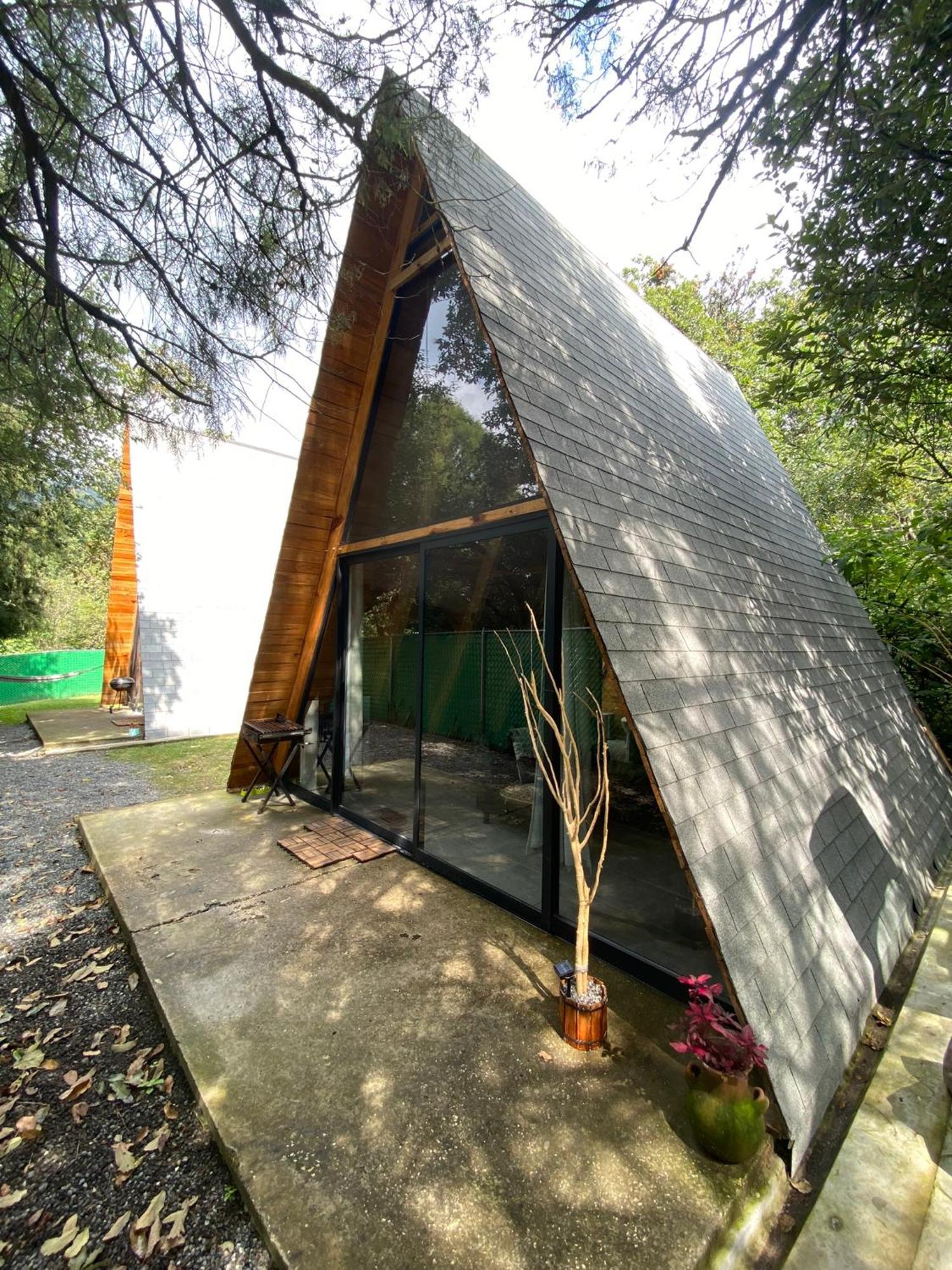 Cabanas Alpina, Romantica Y Acogedora A 10 Minutos Del Centro Tepoztlan Luaran gambar